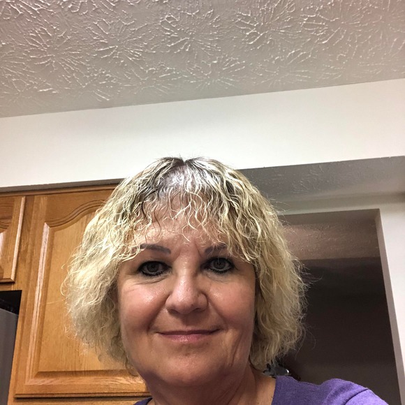 Meet your Posher, Anita - Picture 1 of 1